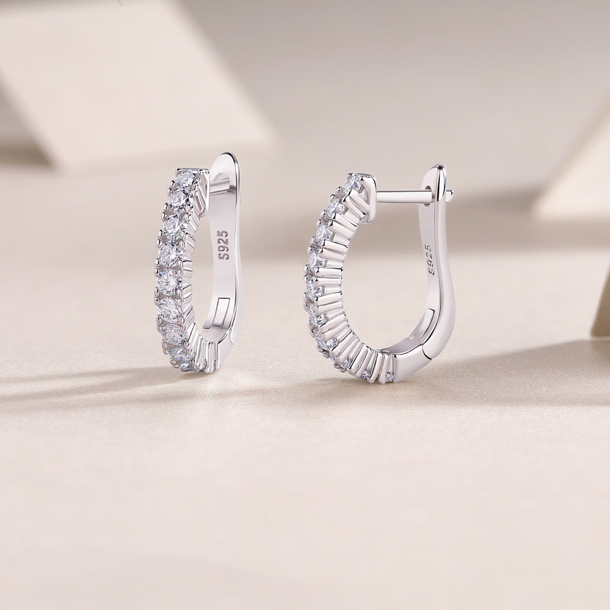 Modern Guide Diamant-Ohrstecker
