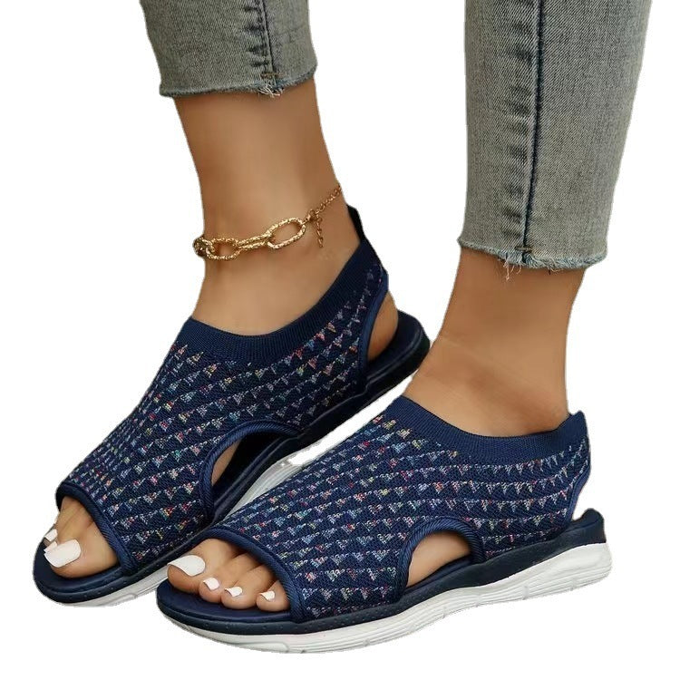 Neue flache Sommersandalen für Damen