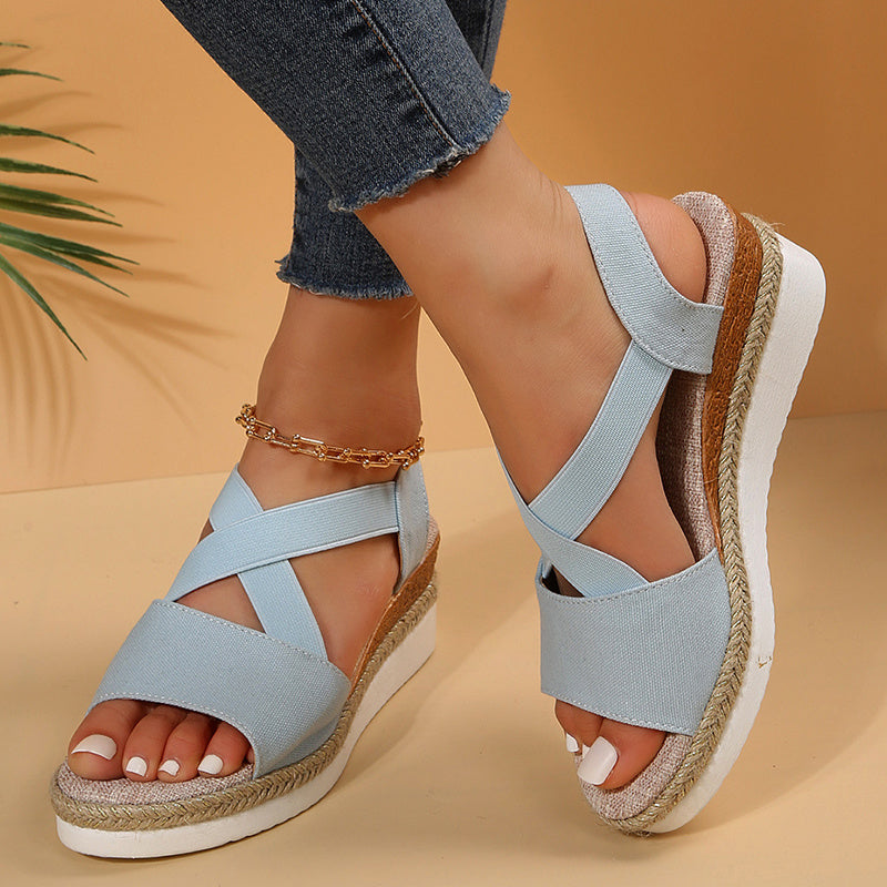 Damen-Sandalen mit überkreuzten Riemen und Keilabsatz