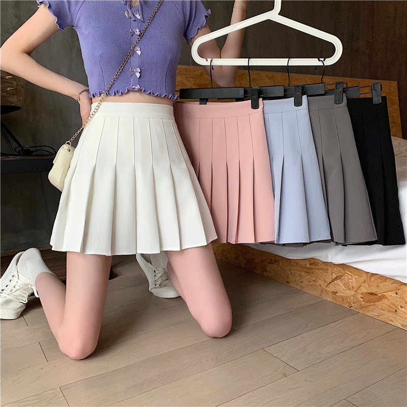 Karierter, plissierter, schmaler Rock mit hoher Taille