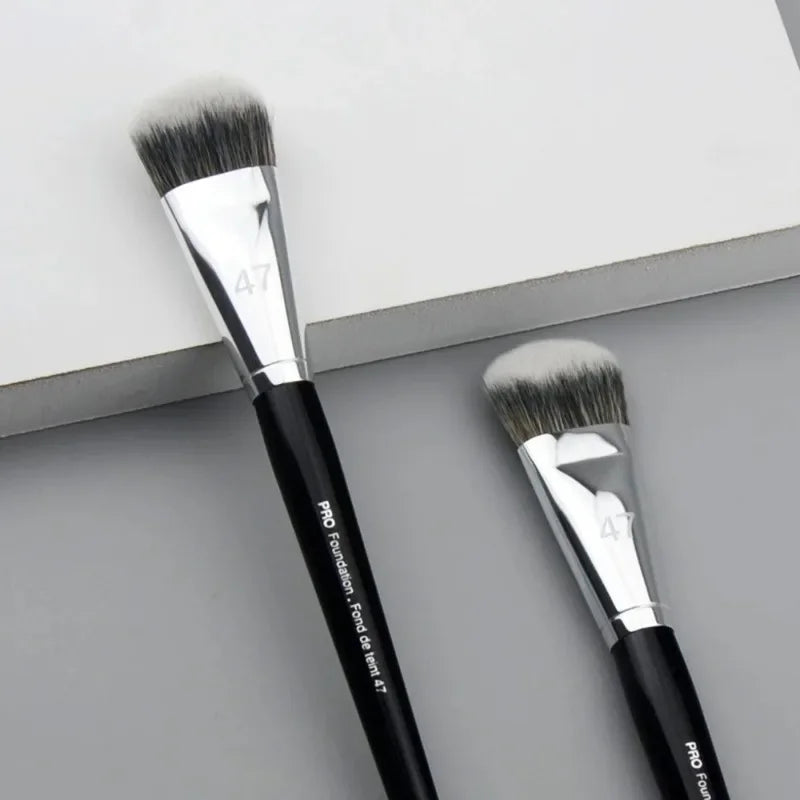 Pro 47 Broom Head Foundation Brush