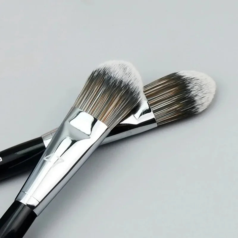 Pro 47 Broom Head Foundation Brush