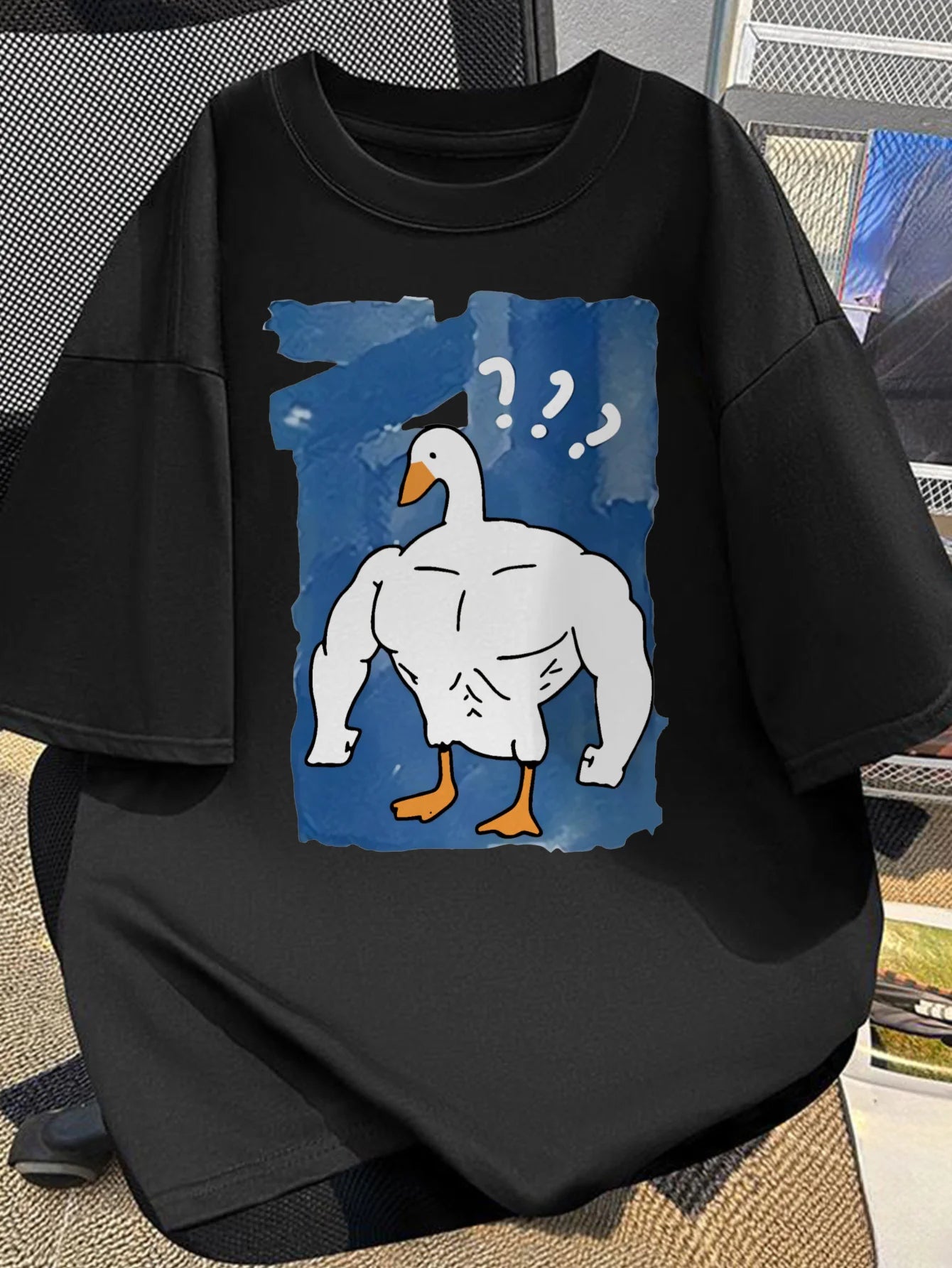 Baumwoll-T-Shirt mit Cartoon-Muscle-Goose-Motiv