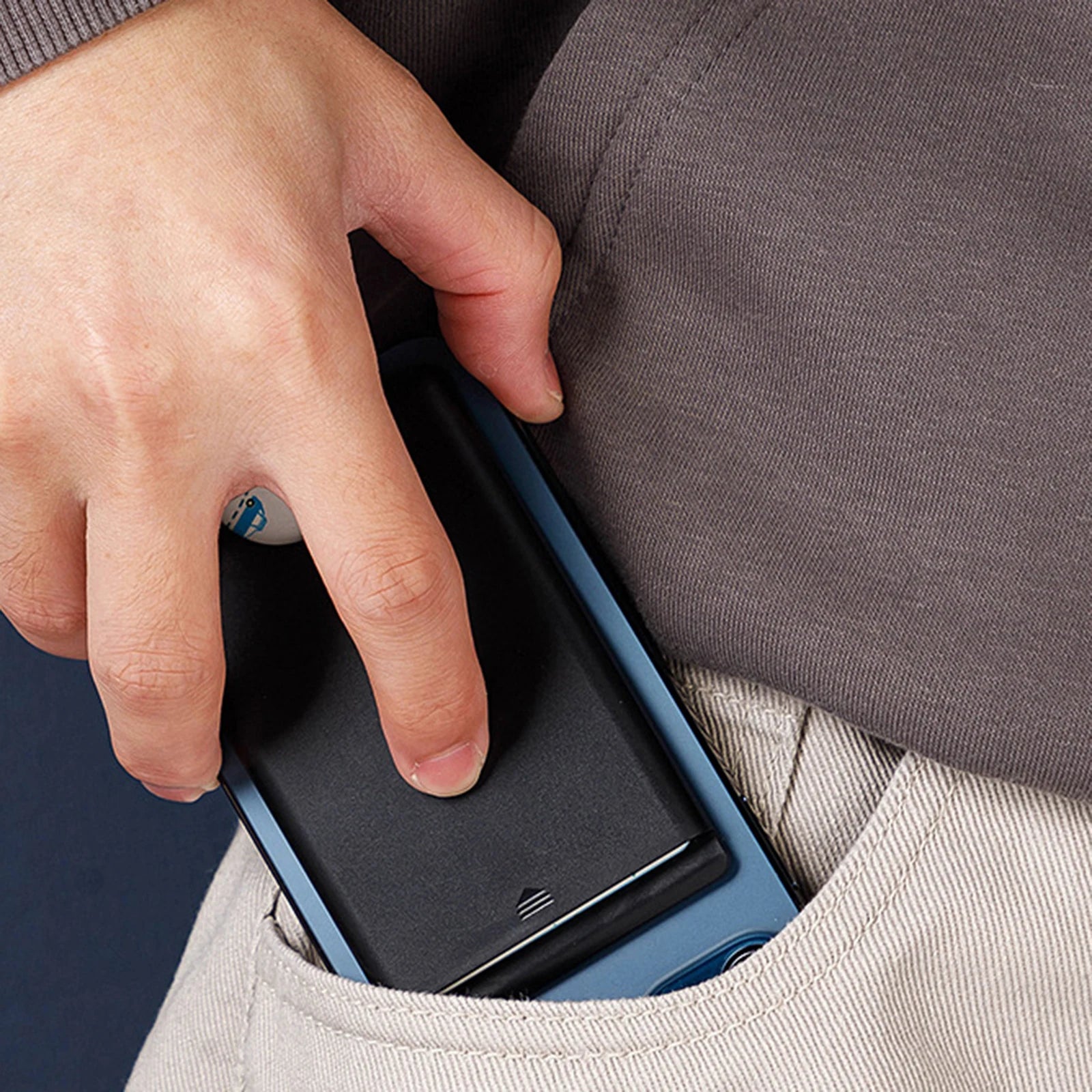 MagSafe Wallet Grip Stand for iPhone