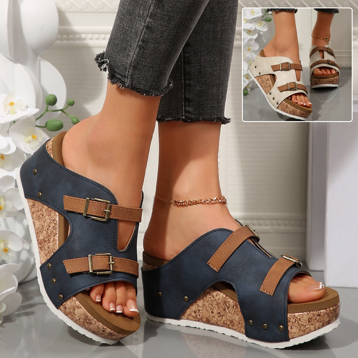 Römische Sandalen mit Keilabsatz und Schnalle