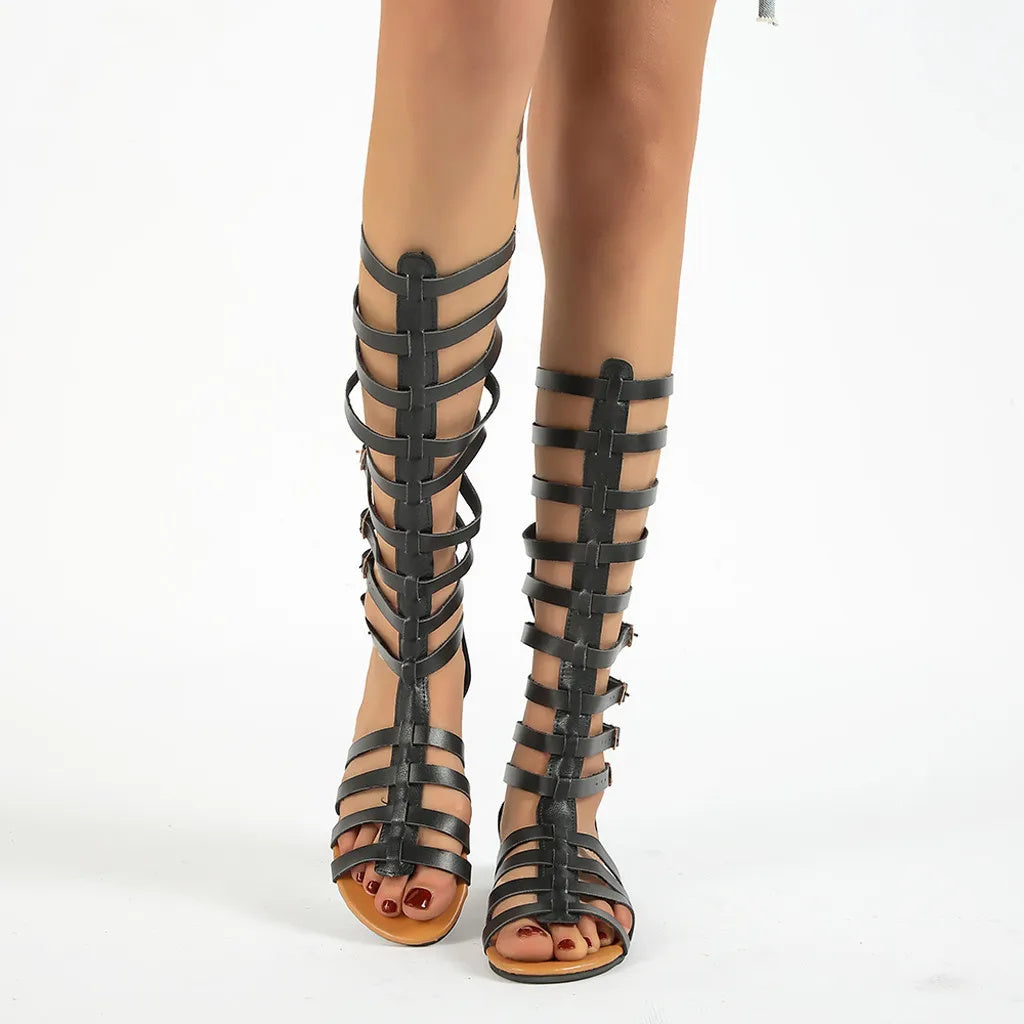 Flache Sandalen im römischen Gladiator-Stil mit offener Spitze