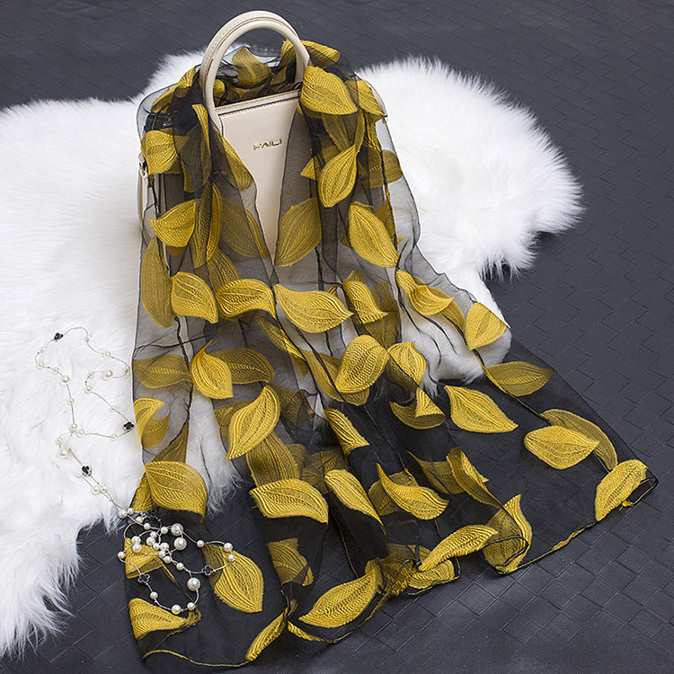 Foulard en soie simulée creuse à fleurs coupées