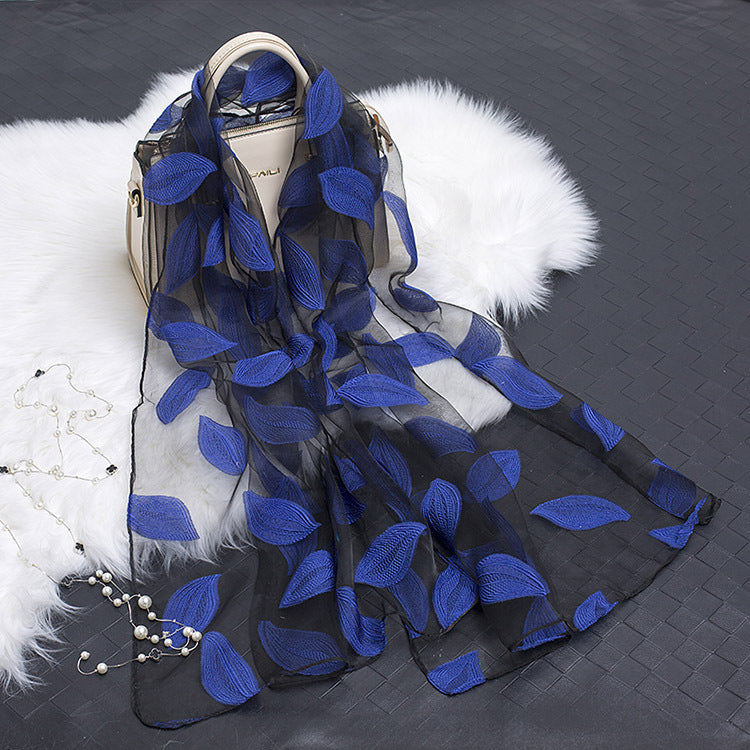 Foulard en soie simulée creuse à fleurs coupées