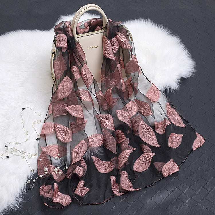 Foulard en soie simulée creuse à fleurs coupées