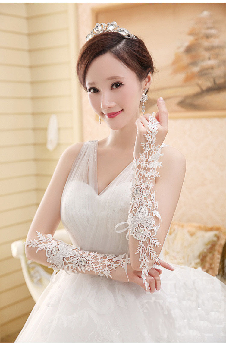 Elegant Bride Wedding Gloves
