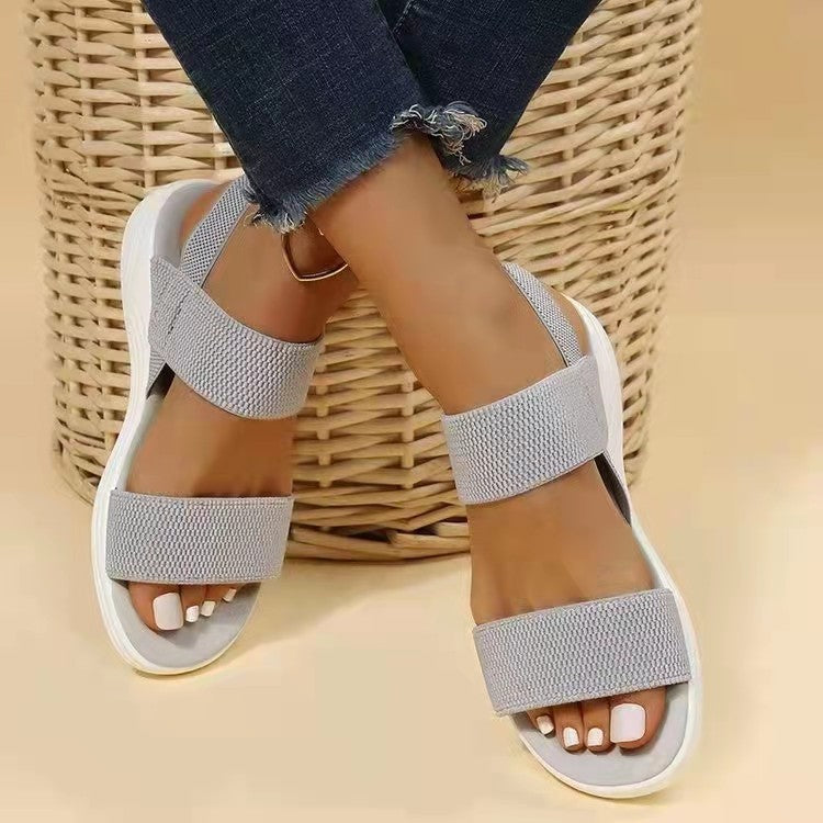 Flache Flyknit-Sandalen mit elastischem Riemen hinten