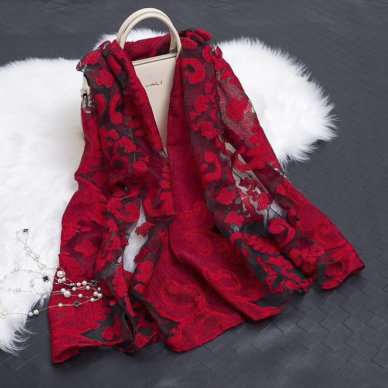 Foulard en soie simulée creuse à fleurs coupées