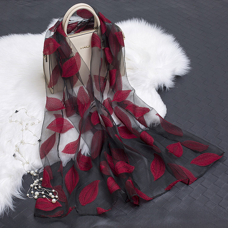 Foulard en soie simulée creuse à fleurs coupées