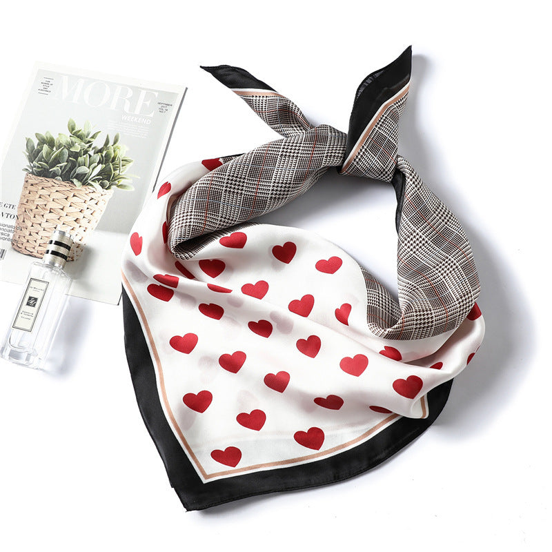 Foulard en soie à carreaux cœur pour femme