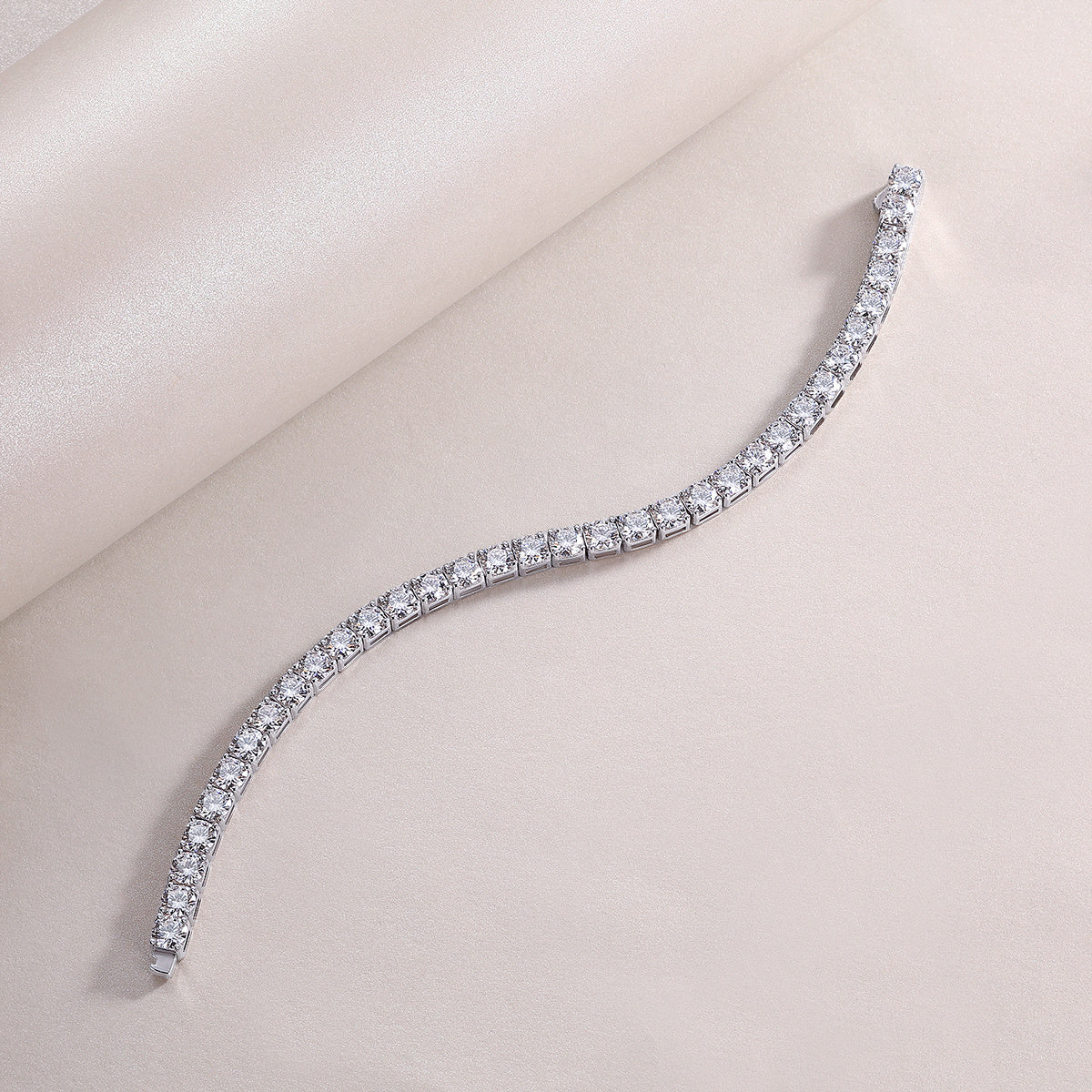 Gravitation Moissanit Silberarmband