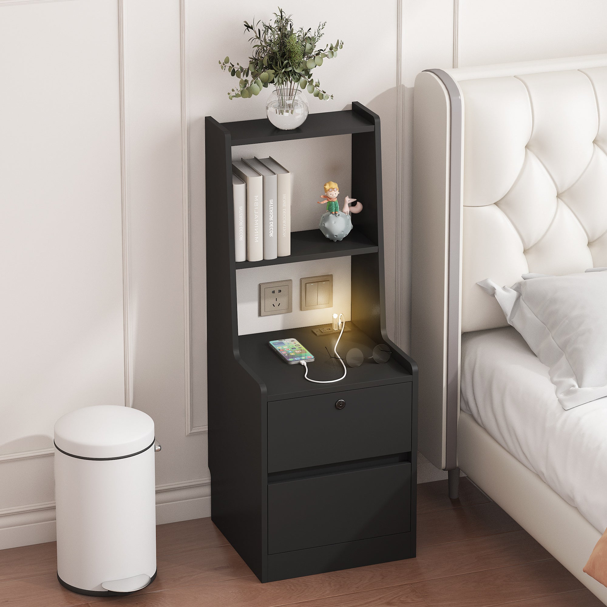 Smarter Nachttisch mit Ladestation