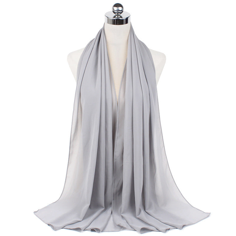 Foulard hijab en mousseline de soie monochrome à perles