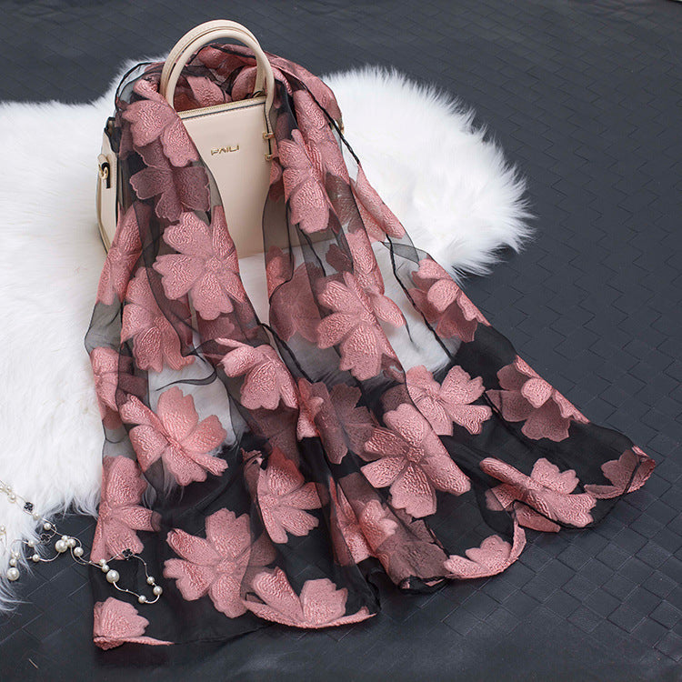 Foulard en soie simulée creuse à fleurs coupées