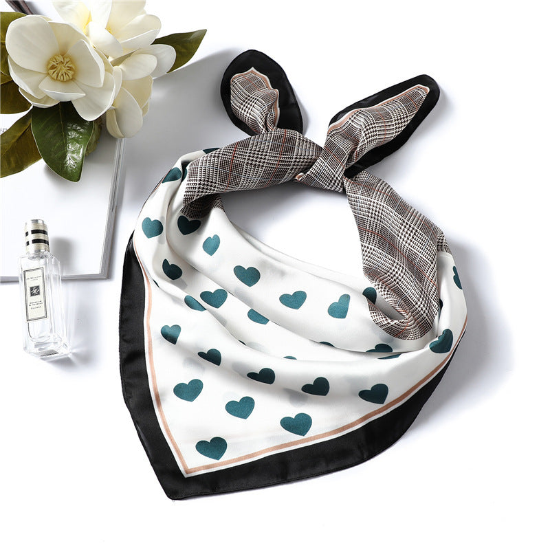 Foulard en soie à carreaux cœur pour femme