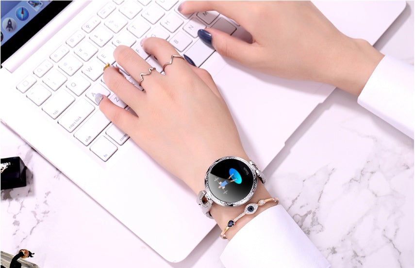 Modische Sport-Smartwatch für Damen