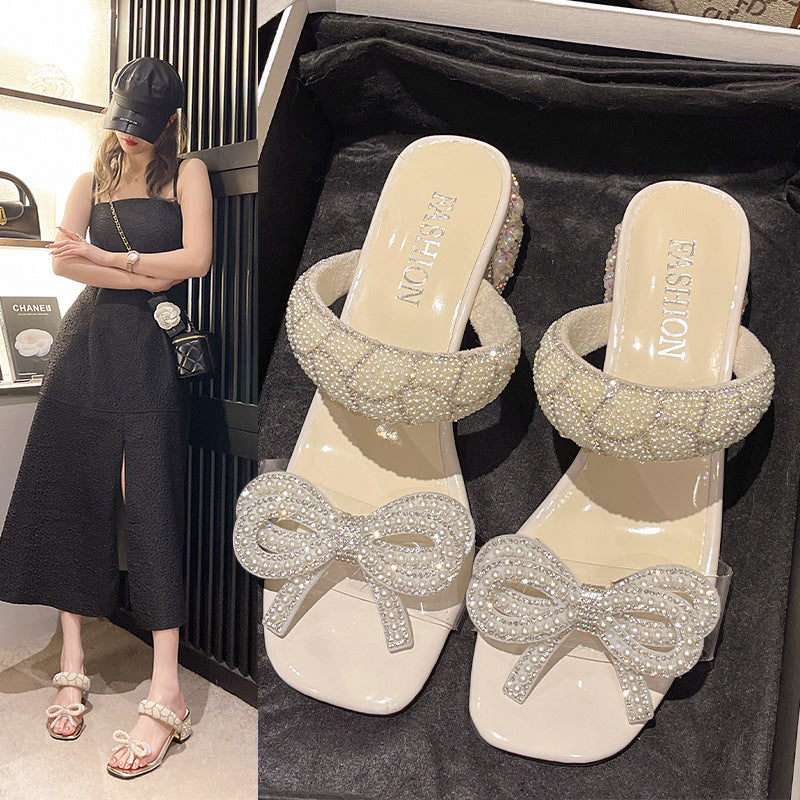 Transparente Sandalen mit Schleife und klobigem Absatz