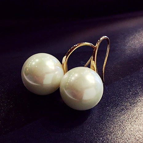 Elegante Perlenohrringe für Damen
