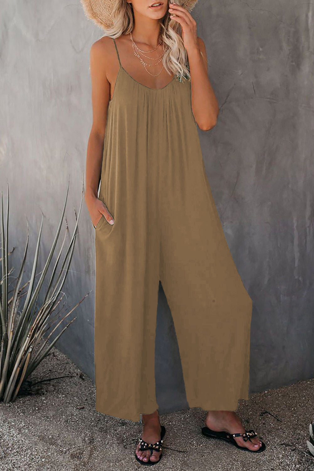 Women’s Loose Sleeveless Jumpsuit