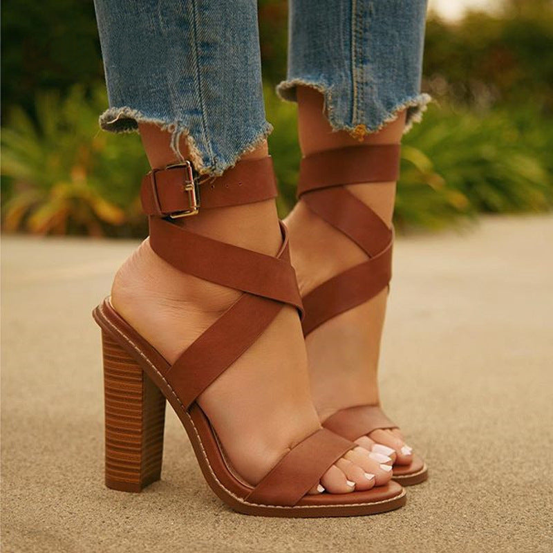 Sandalen mit dickem Absatz in Übergröße für Damen