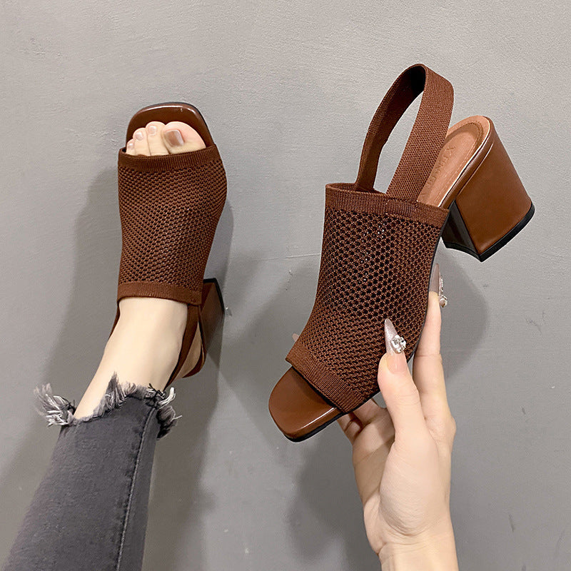 Gewebte Sandalen mit klobigem Absatz für Damen