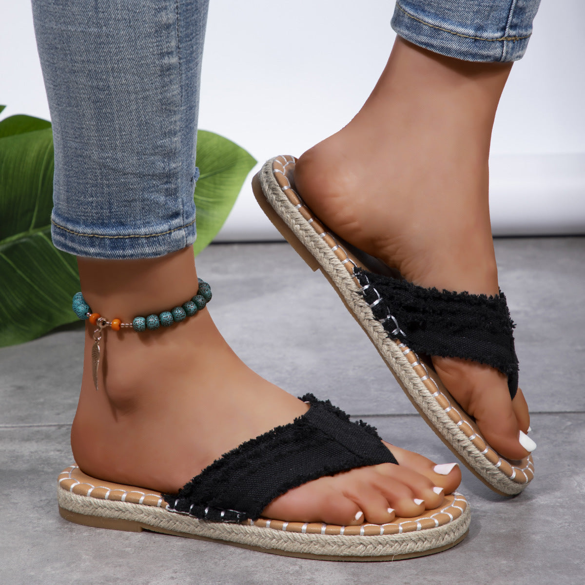 Flache Sandalen aus Canvas mit Zehensteg