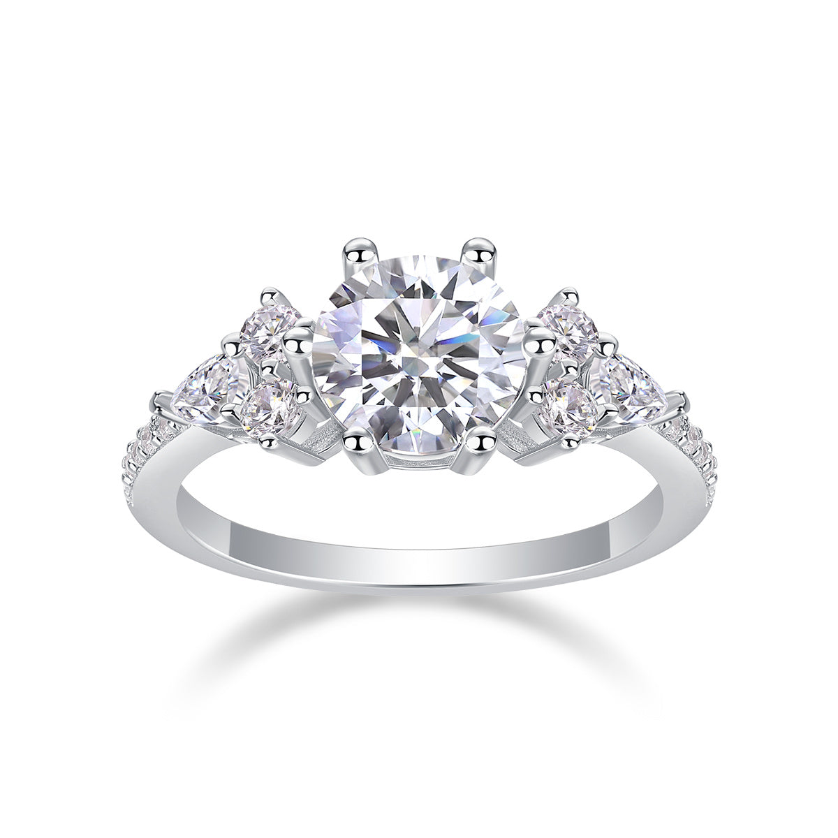 Luxuriöser Silberring mit Moissanit-Diamanten