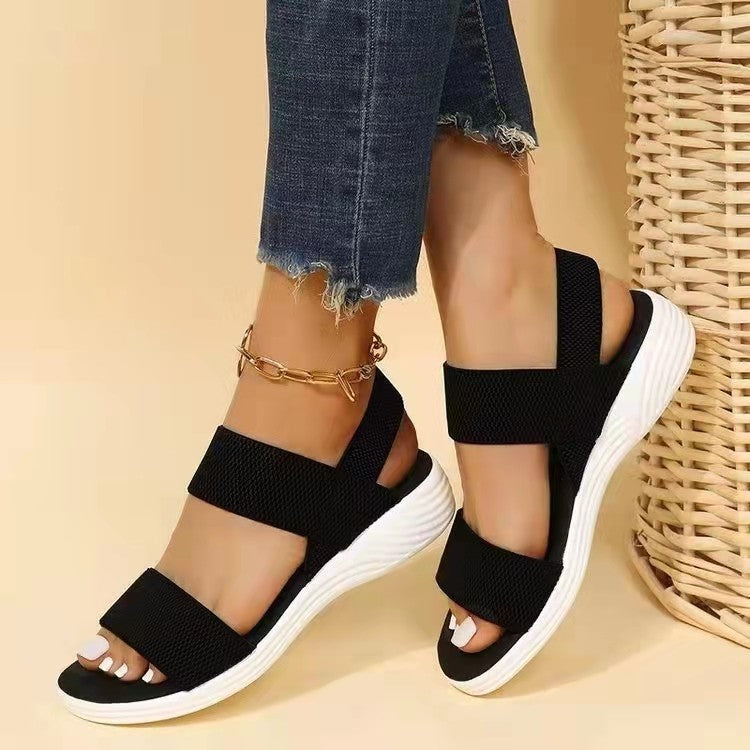Flache Flyknit-Sandalen mit elastischem Riemen hinten