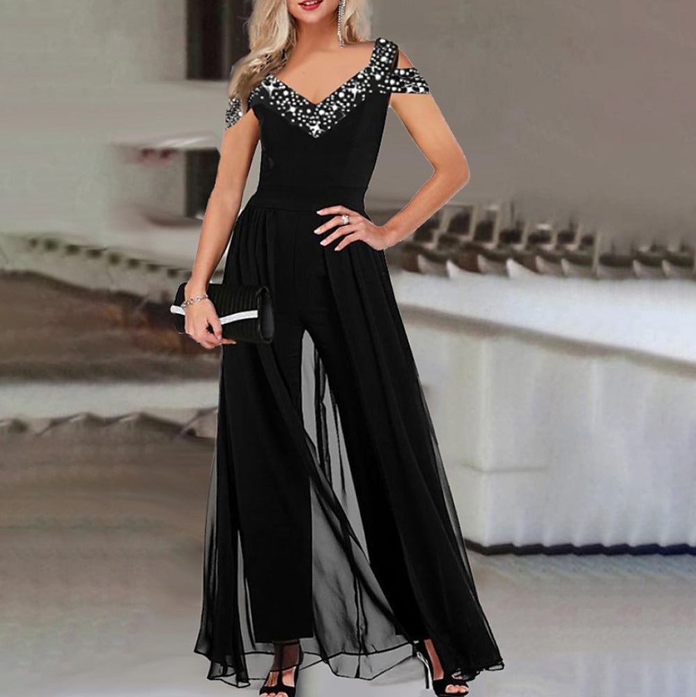 Neckholder-Jumpsuit mit weitem Bein und V-Ausschnitt