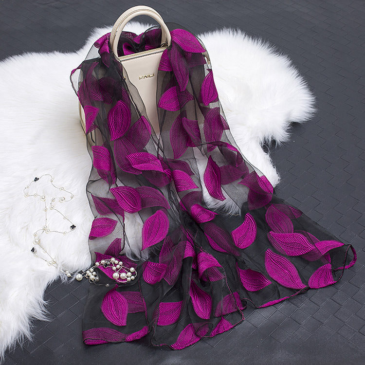 Foulard en soie simulée creuse à fleurs coupées