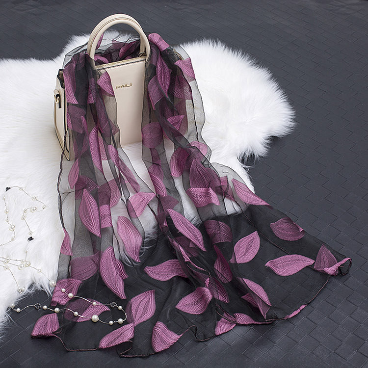 Foulard en soie simulée creuse à fleurs coupées