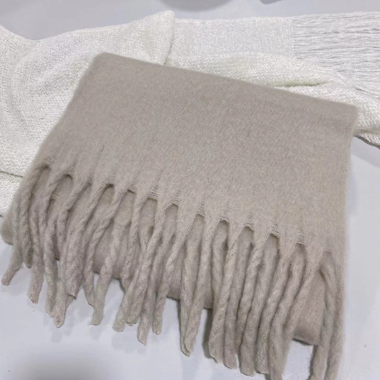 Écharpe à pompons d'hiver – Châle long et doux