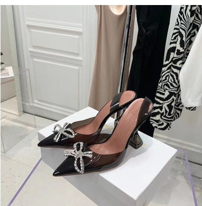 Transparente Sandalen aus PVC mit spitzer Zehenpartie und Schleife
