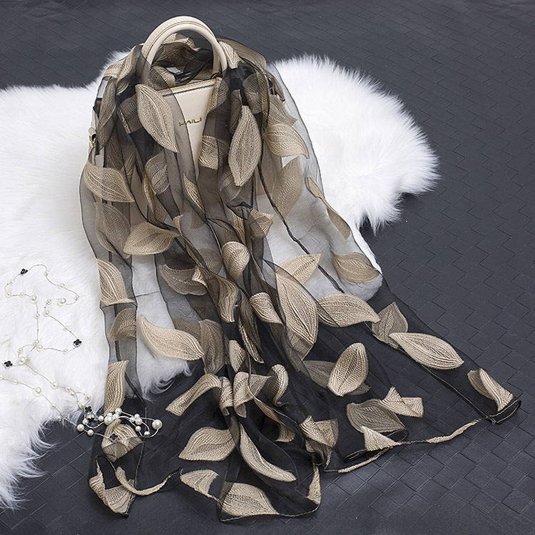 Foulard en soie simulée creuse à fleurs coupées
