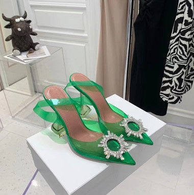 Transparente Sandalen aus PVC mit spitzer Zehenpartie und Schleife
