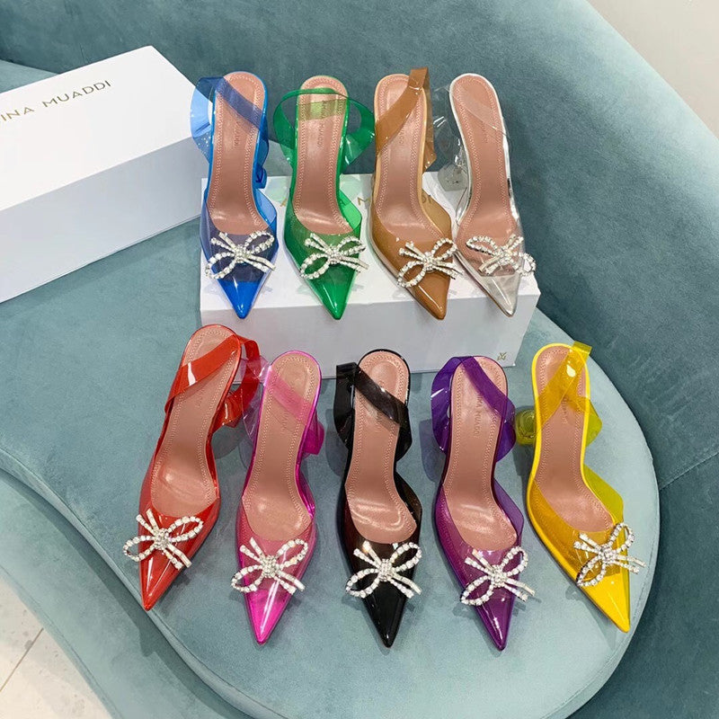 Transparente Sandalen aus PVC mit spitzer Zehenpartie und Schleife