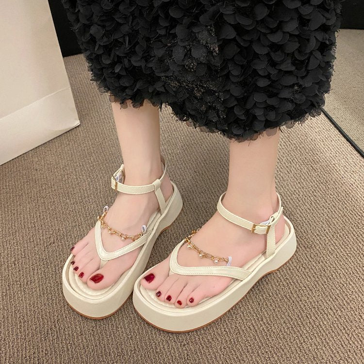 Zehenlose Sandalen mit Perlenkette im Vintage-Stil