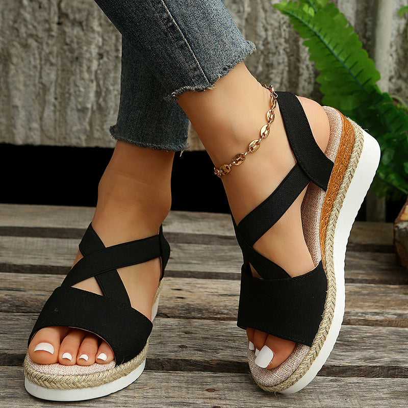 Damen-Sandalen mit überkreuzten Riemen und Keilabsatz