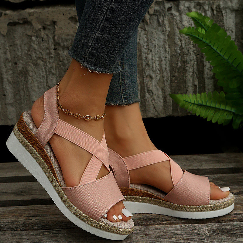 Damen-Sandalen mit überkreuzten Riemen und Keilabsatz