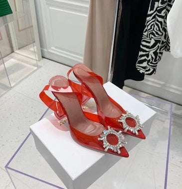 Transparente Sandalen aus PVC mit spitzer Zehenpartie und Schleife
